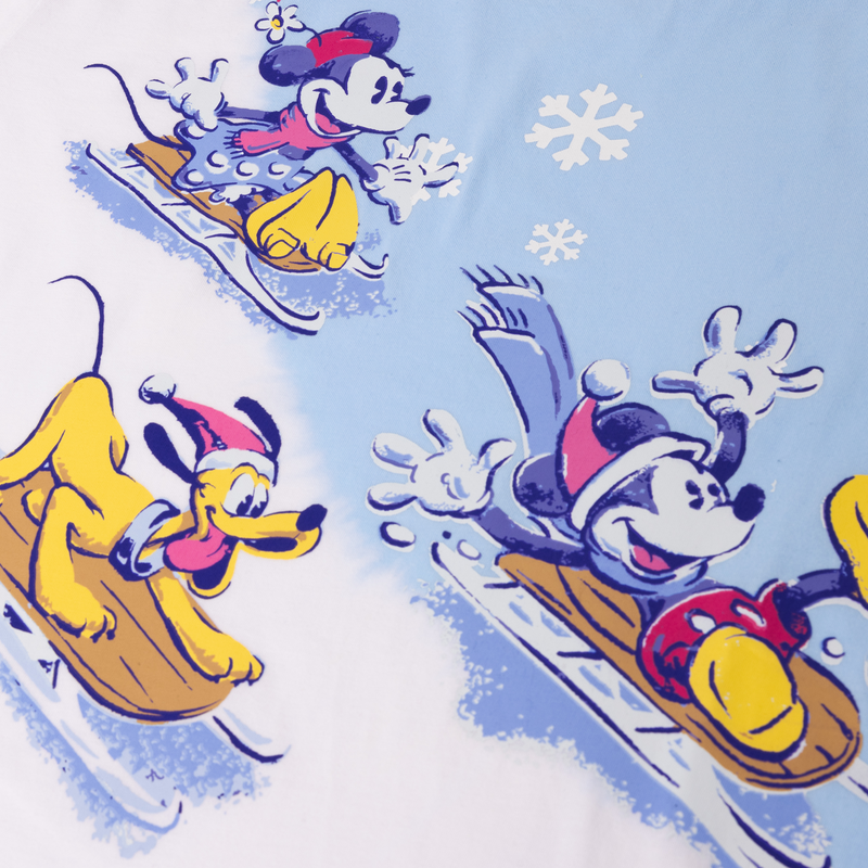 WDSH0147-LFDISNEYMICKEYANDFRIENDSWINTERWONDERLANDTEE00003-2.png